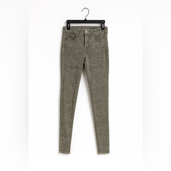 American Eagle Camo High-Rise Jeggings Size 4 | Next Level Stretch 27.5” Inseam - Picture 1 of 3